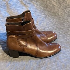 Ecco side zipper‎ boots womens size 39 8-8.5 EUC brown